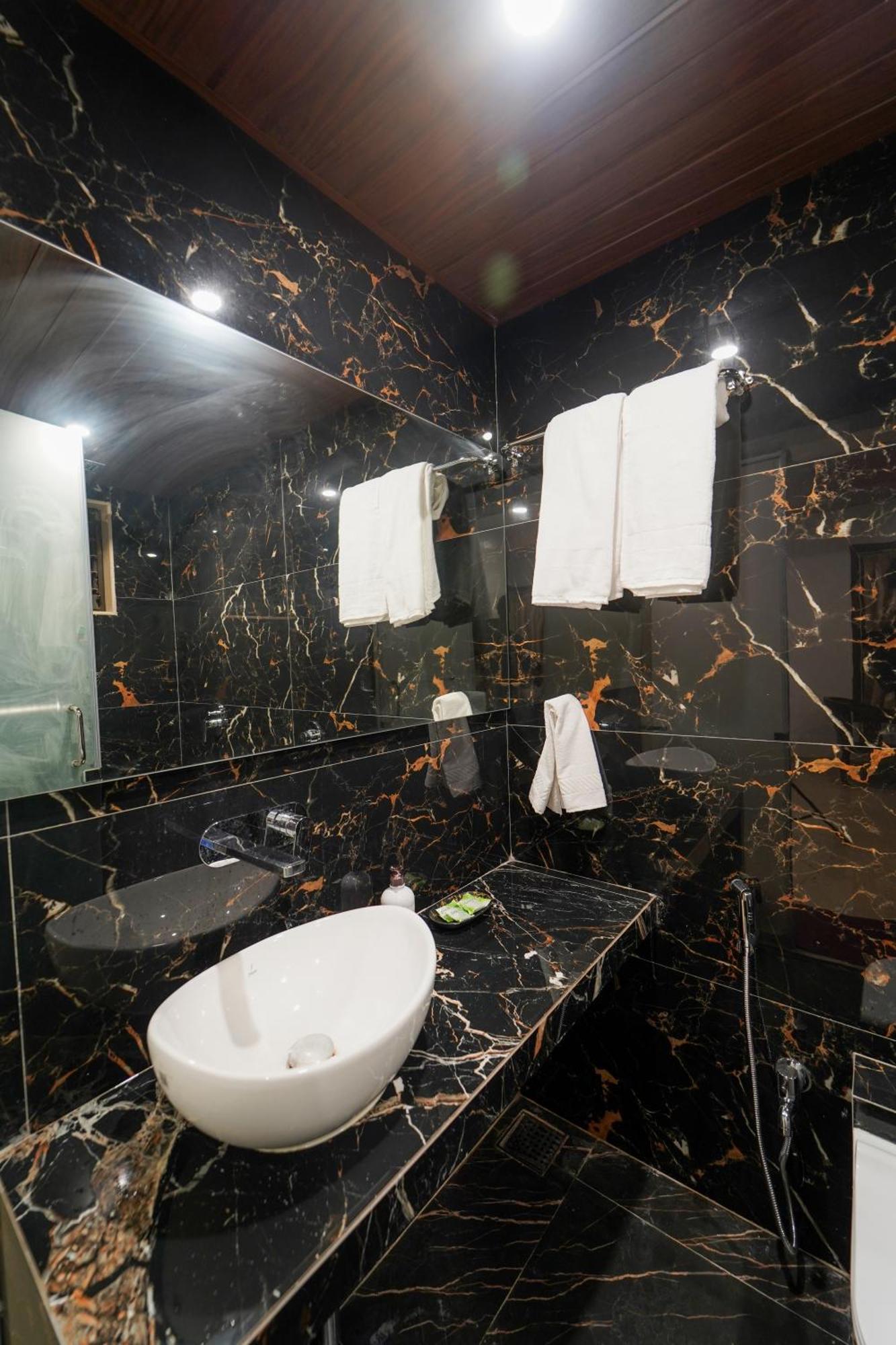 Mahābaleshwar Hotel Bright Star מראה חיצוני תמונה