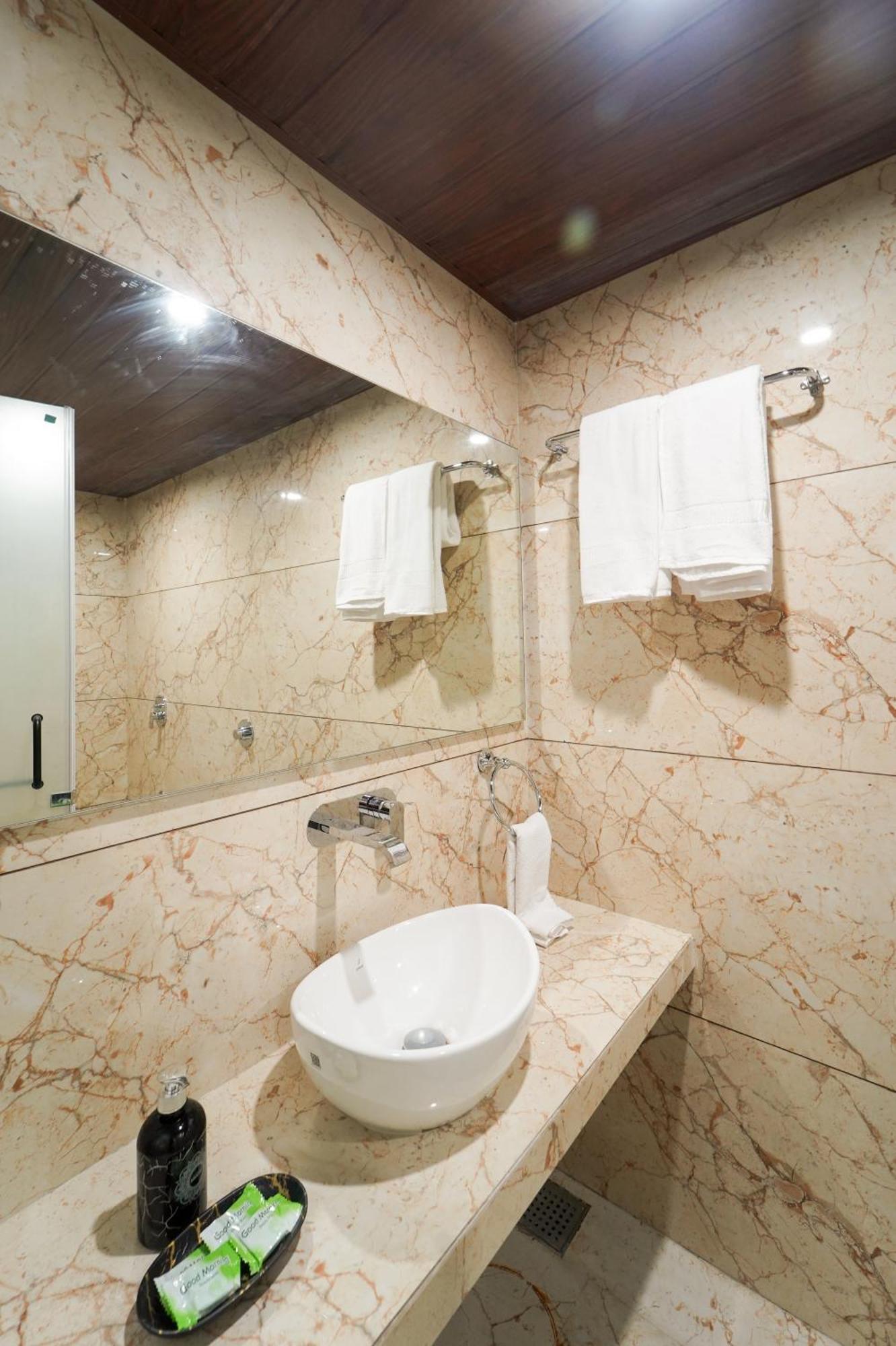 Mahābaleshwar Hotel Bright Star מראה חיצוני תמונה