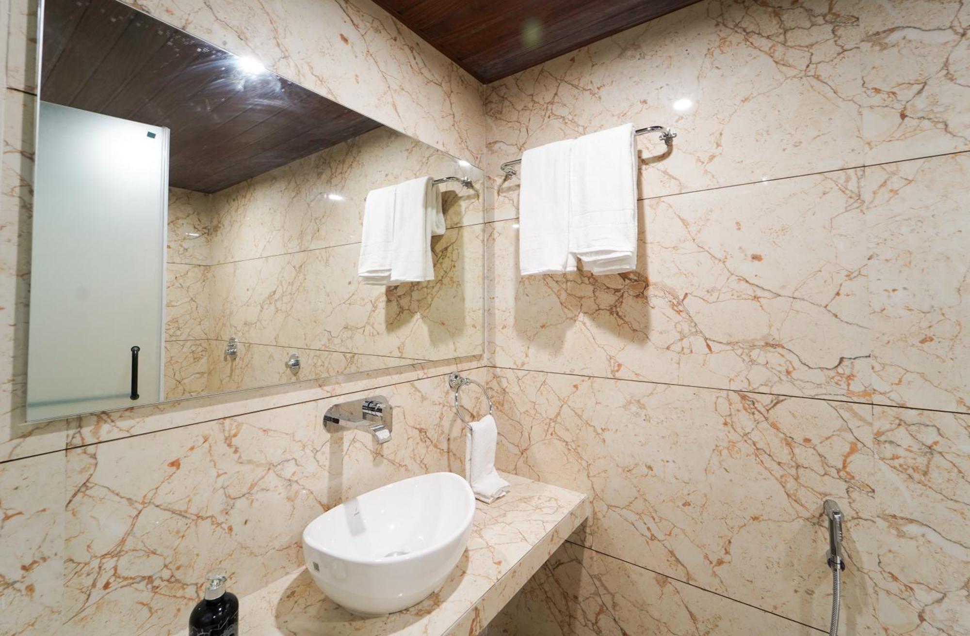 Mahābaleshwar Hotel Bright Star מראה חיצוני תמונה