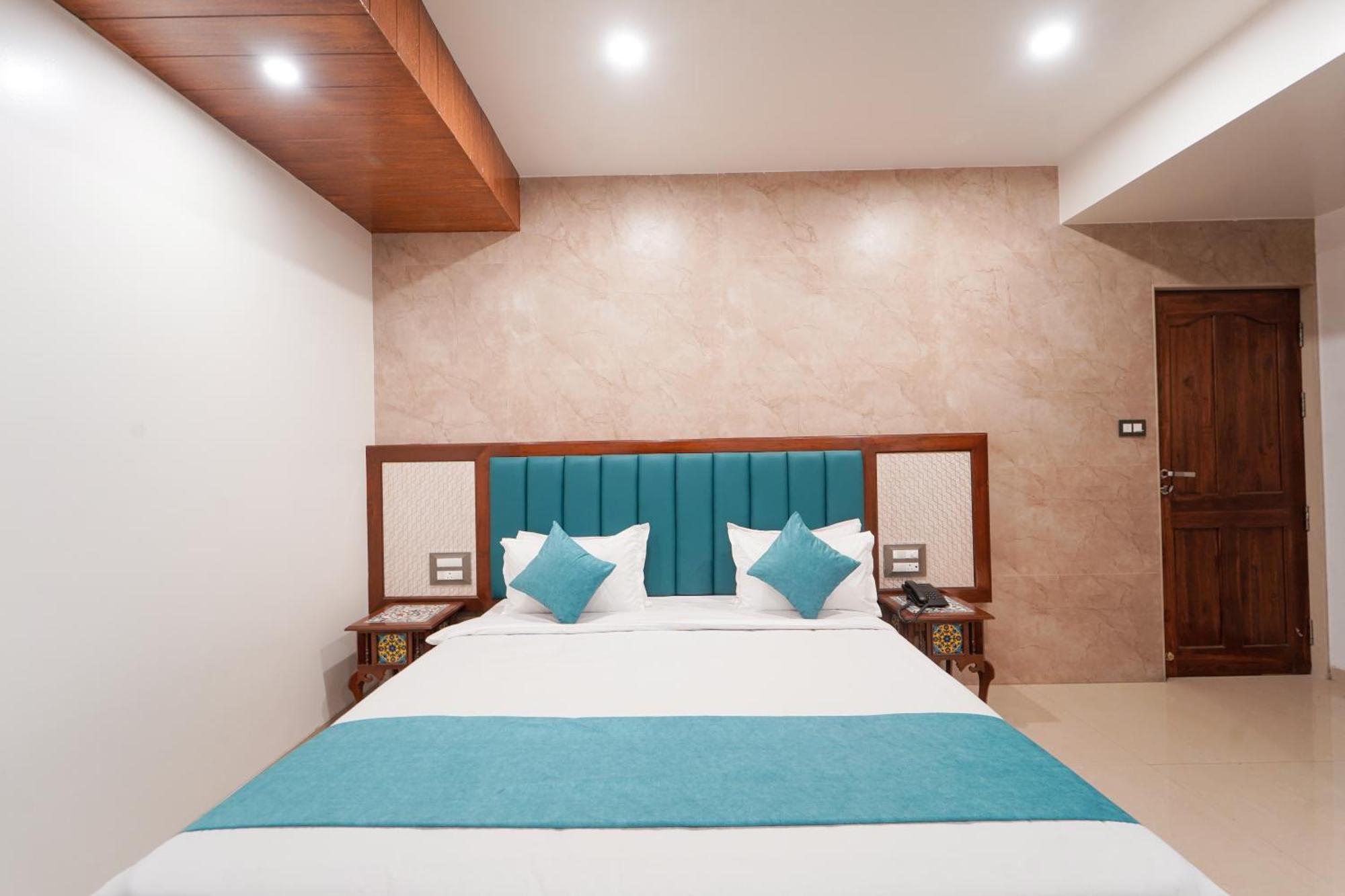 Mahābaleshwar Hotel Bright Star מראה חיצוני תמונה