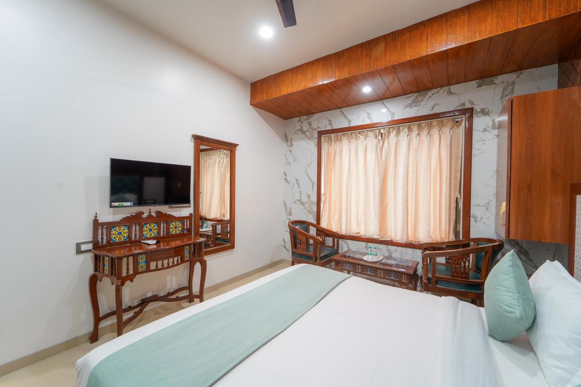 Mahābaleshwar Hotel Bright Star מראה חיצוני תמונה