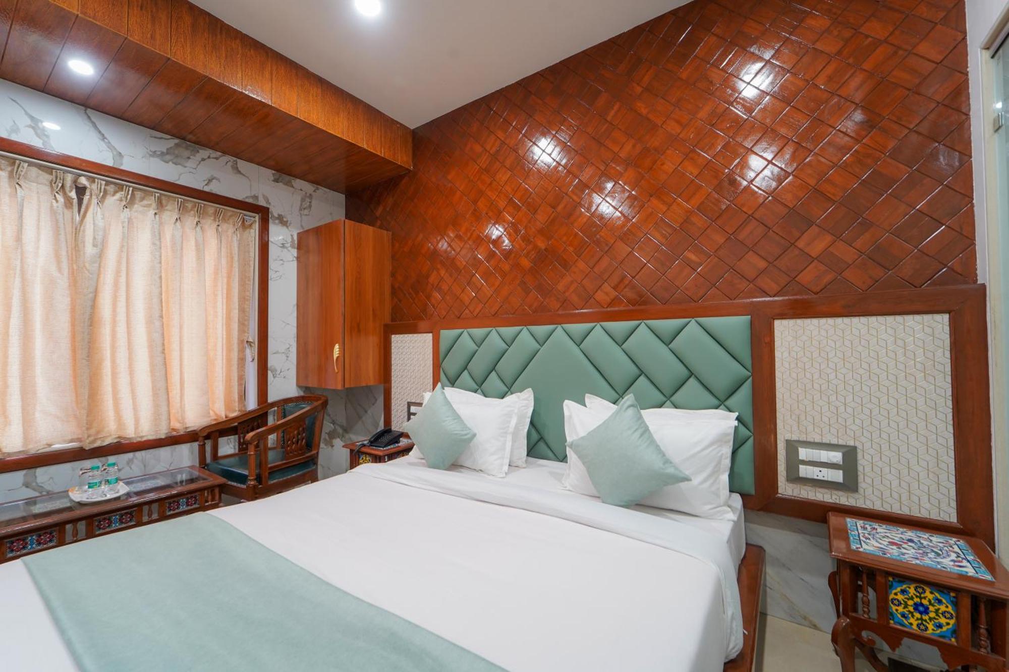 Mahābaleshwar Hotel Bright Star מראה חיצוני תמונה