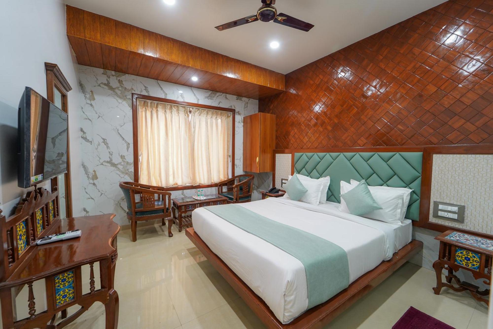 Mahābaleshwar Hotel Bright Star מראה חיצוני תמונה