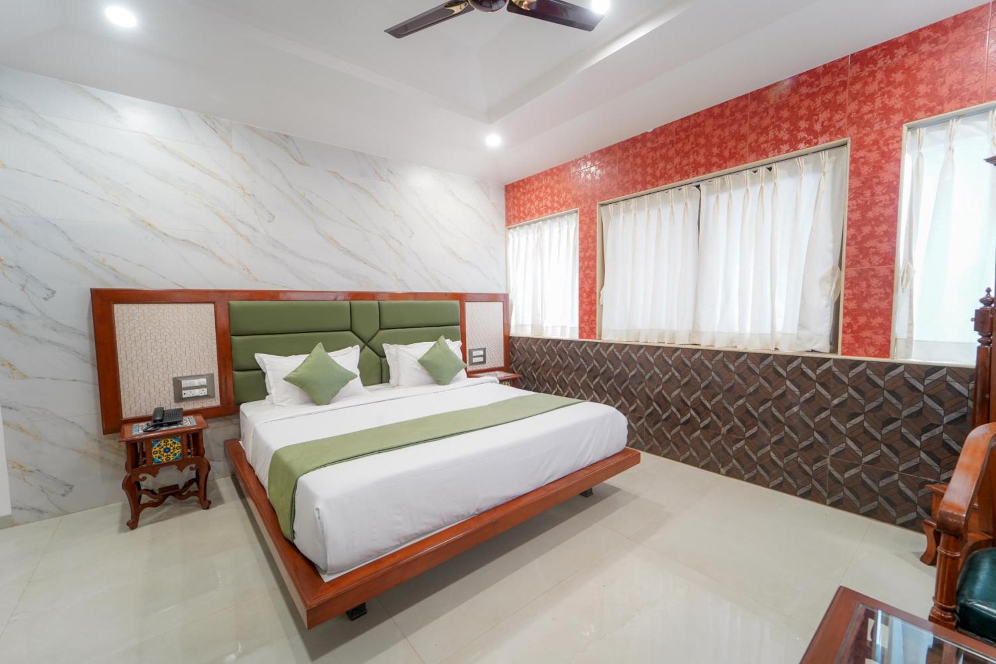 Mahābaleshwar Hotel Bright Star מראה חיצוני תמונה