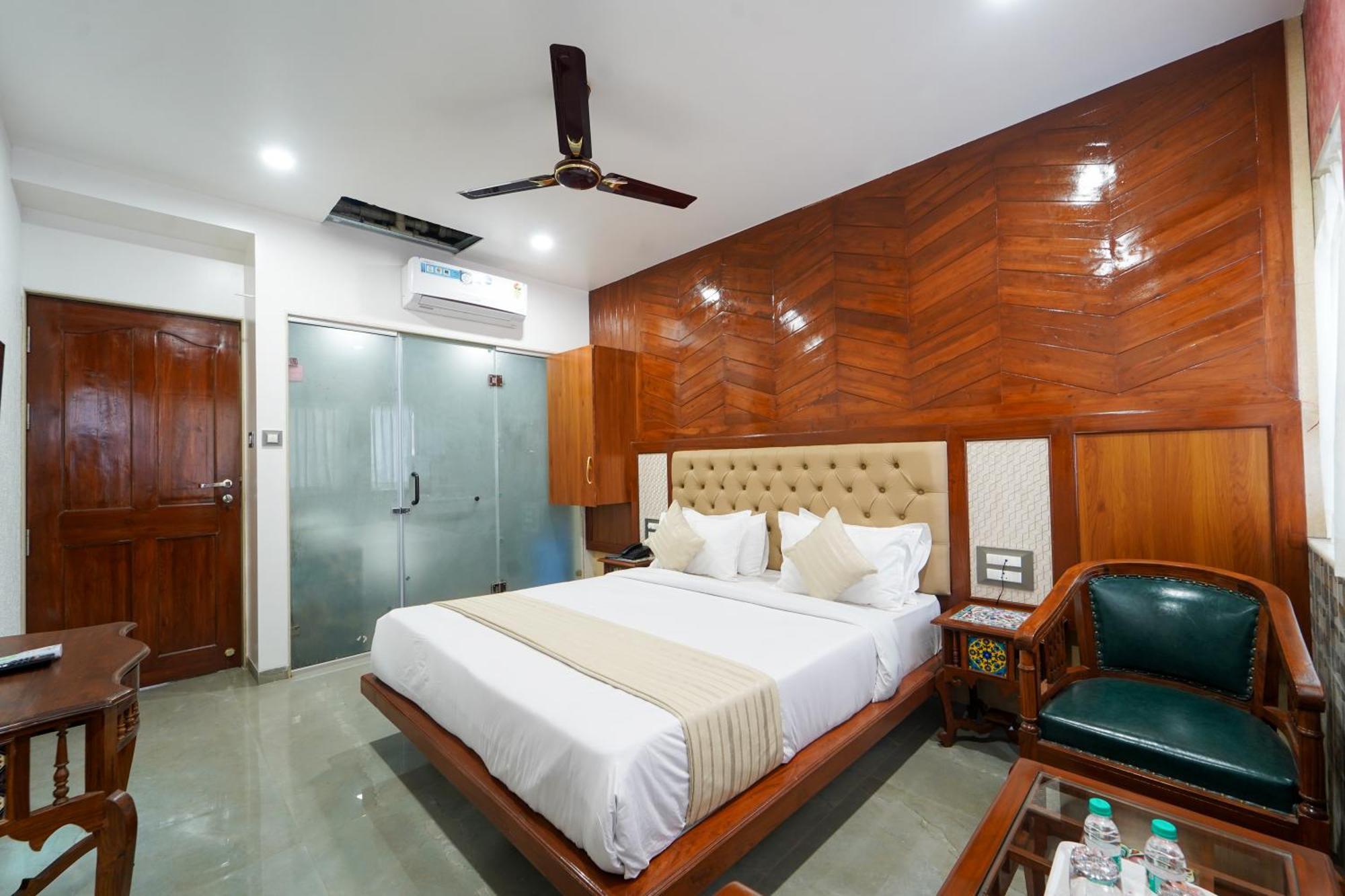 Mahābaleshwar Hotel Bright Star מראה חיצוני תמונה