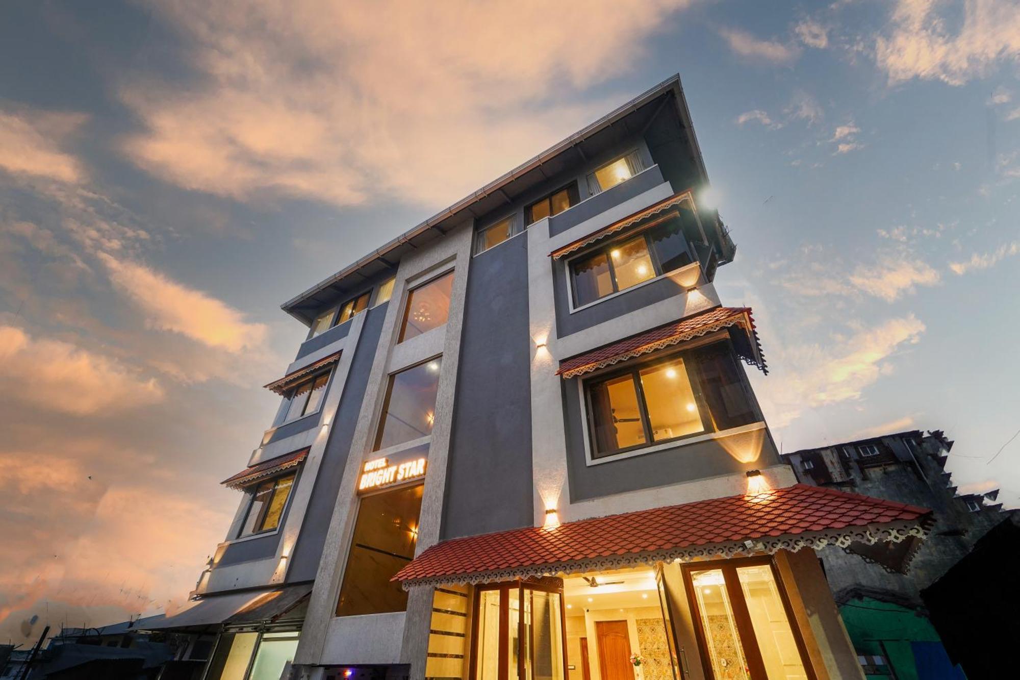 Mahābaleshwar Hotel Bright Star מראה חיצוני תמונה